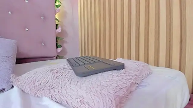 lovely__kiss__ webcam