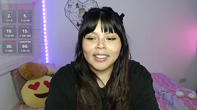 EllieMoonX webcam