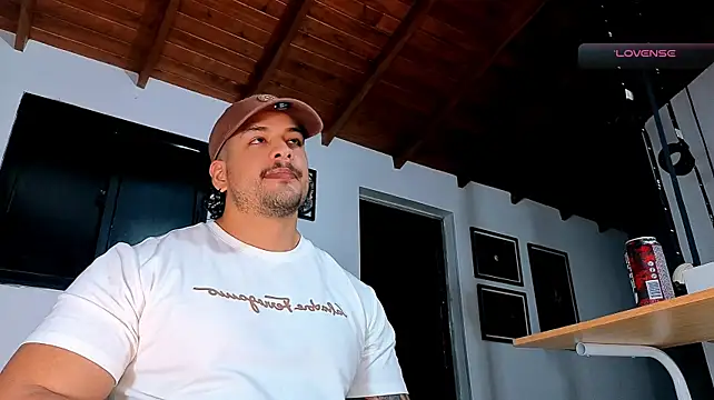 SilvaBranko live cam on StripChat