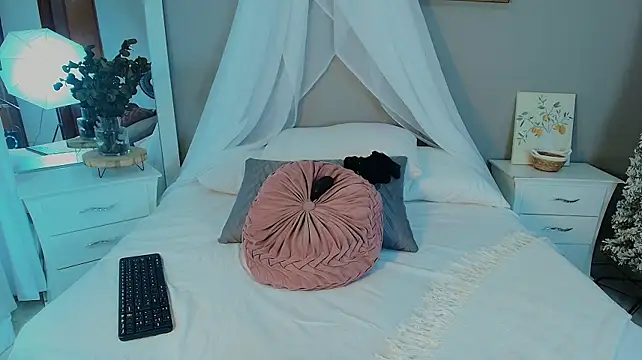 bloom_apple webcam