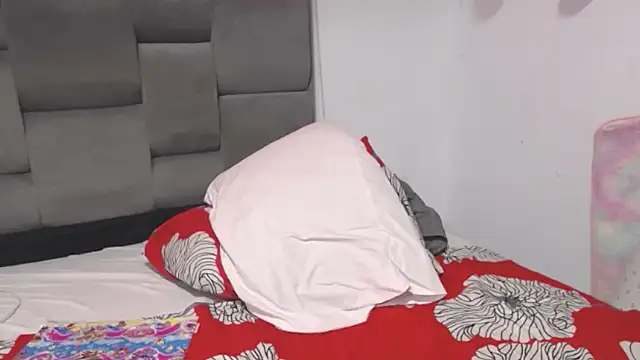 Sharloth_milf webcam