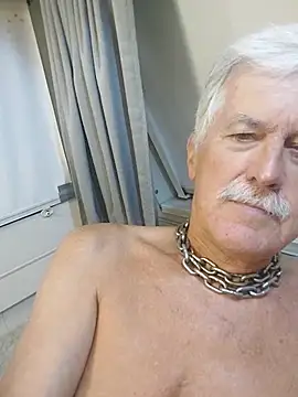 slave4men live sex cam