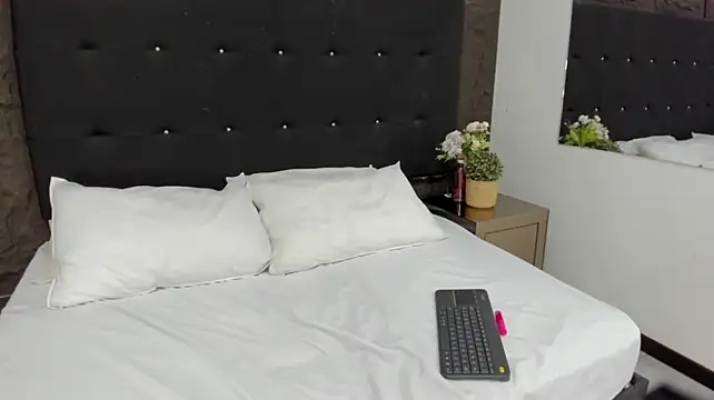 KattieTylor webcam