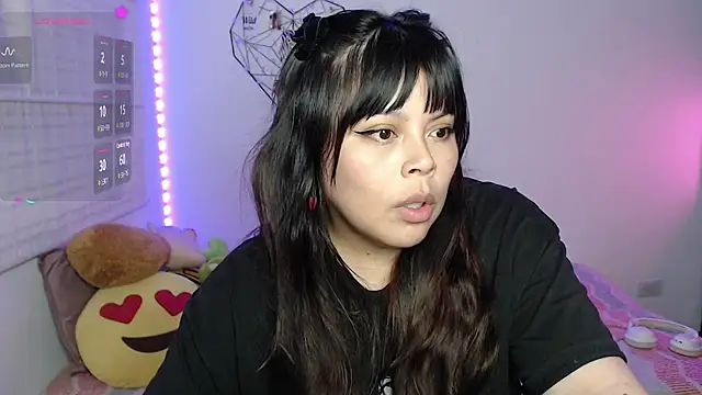 EllieMoonX webcam