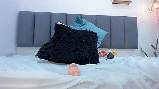 sam_doll_ webcam