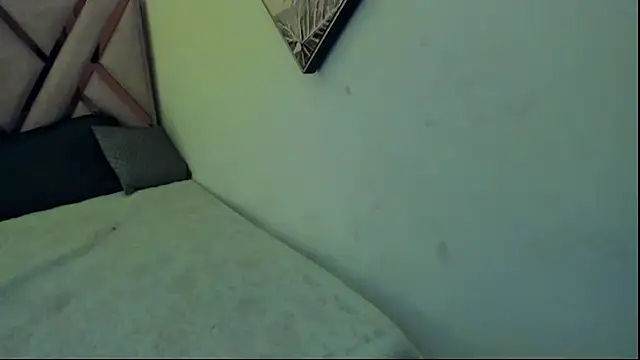 Little_ebonyx webcam