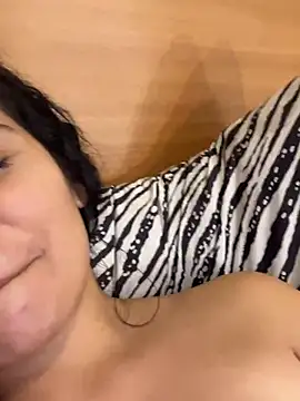 Live-Webcam-Vorschaubild von kinky_mila@xh mit #lovense, #hd und #mobile