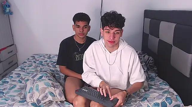 apoloandhansel webcam