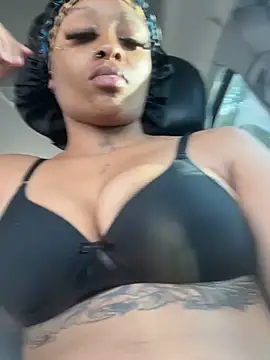 Yellaaababyy webcam