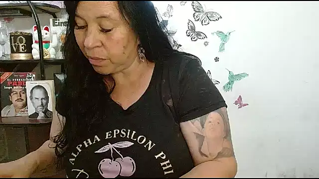 LauraMallioni live cam preview