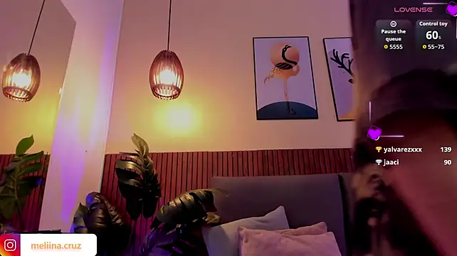 MelinaCruz live cam preview