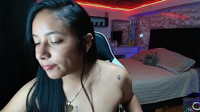 Camila_IRoose webcam