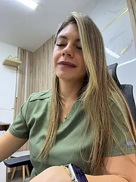 alicee16 Live Webcam on Stripchat
