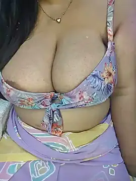 curvy_pooja (F young) - Ice on boobies
