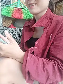 Linda-yiyi live cam
