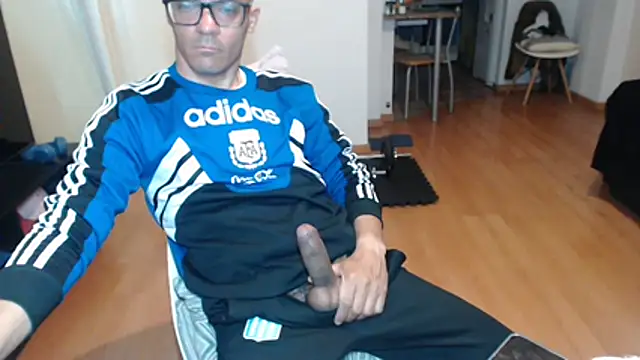 guachin_hunk live cam on StripChat