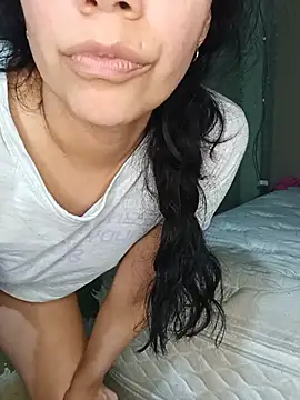 Lucia1002 webcam