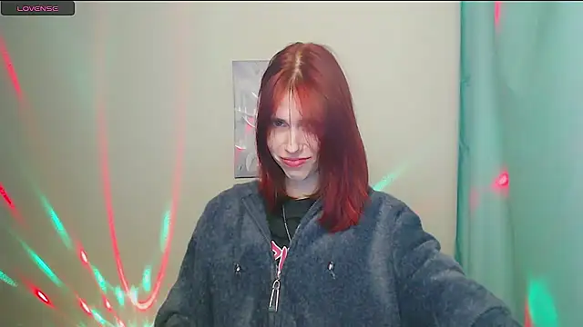 GuessMe___ live cam on StripChat