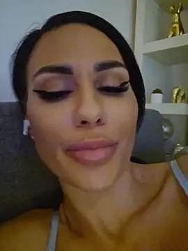 KatiaDivine webcam