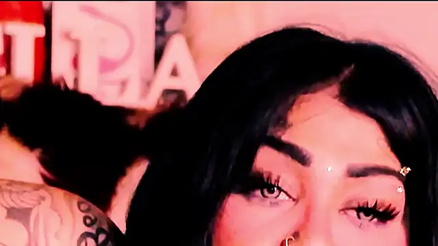 indian_dreamgirl webcam