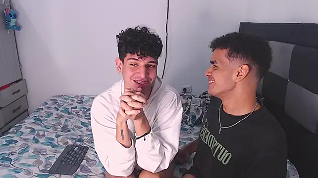 apoloandhansel webcam