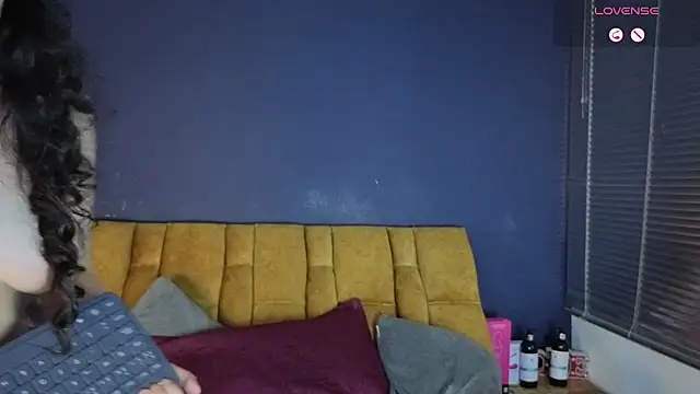KendraaSimons webcam