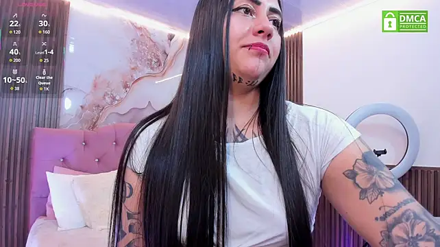 Kiara_tay live cam on StripChat