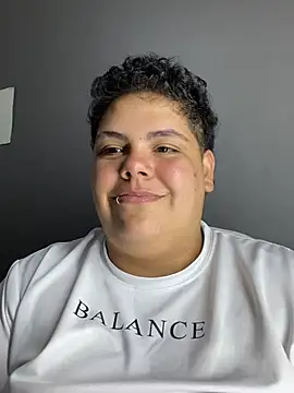 Hailey_Curvy webcam