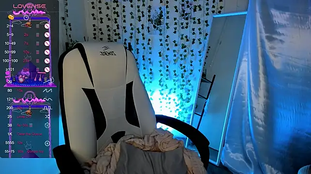 AnyaTaylor_ webcam