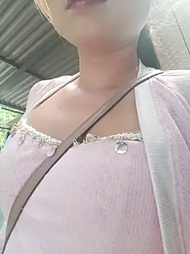 Linda-yiyi webcam