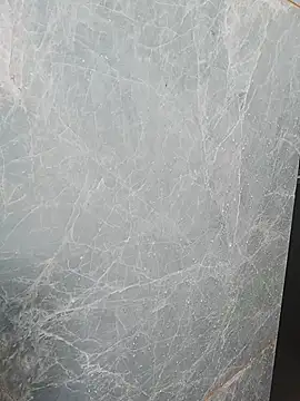 BongQueen9 webcam