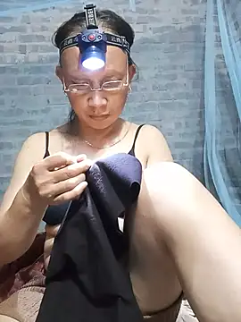 Linda-04 webcam