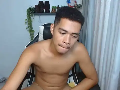 curlyasian_njxx webcam