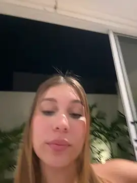 Nikii__ webcam