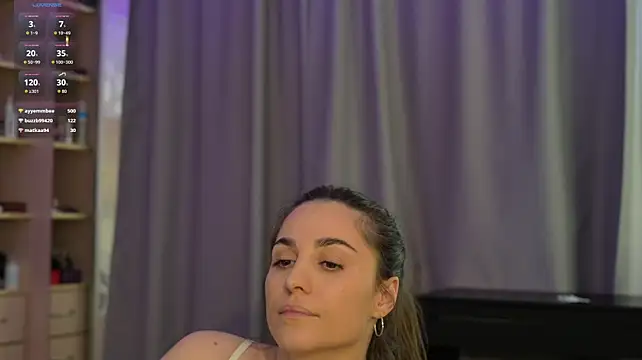 Ariana__ live cam on StripChat