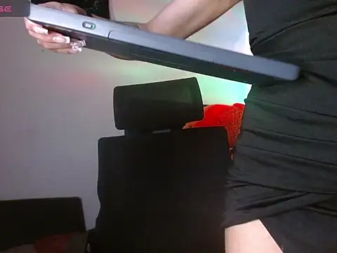Scarlett_crastrawberry webcam
