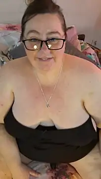 Iceprincess2bad4u live cam on StripChat