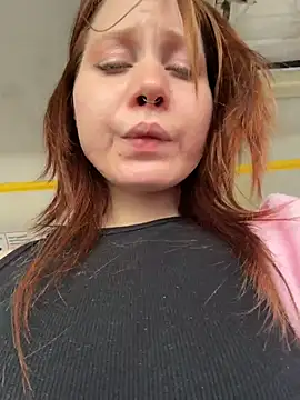 SlavicCandy live cam on StripChat