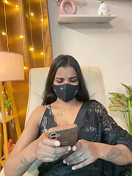its_ur_flora live cam on StripChat
