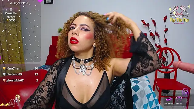 thalia_mills19 live cam on StripChat