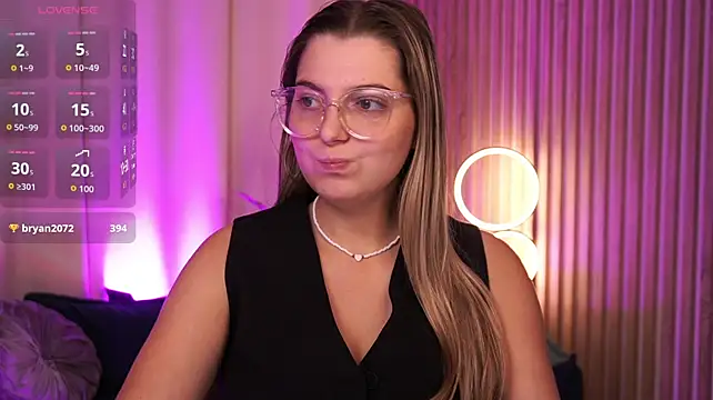 LucreciaStorm live cam on StripChat
