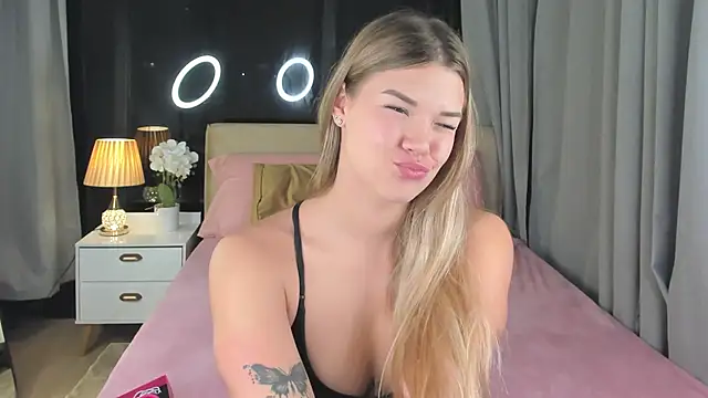 CherryLexi_ live cam on StripChat