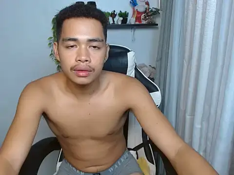 curlyasian_njxx webcam