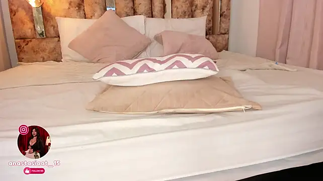 Miia_Thompsonn