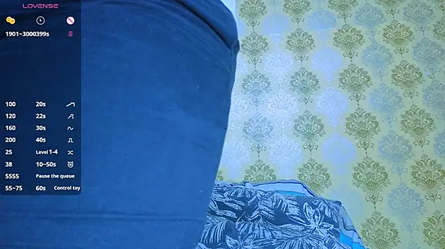 anya_weisz