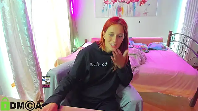 Lily_Viola live cam preview