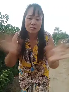 NyloveSquirt
