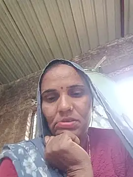 Priya_cutR