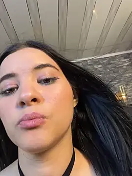 Valeria_Off