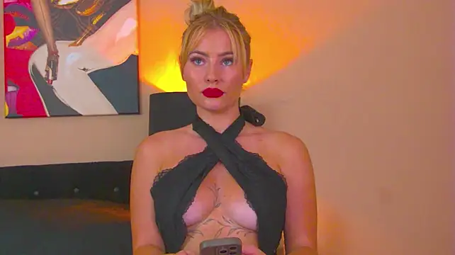 MisshaNight webcam